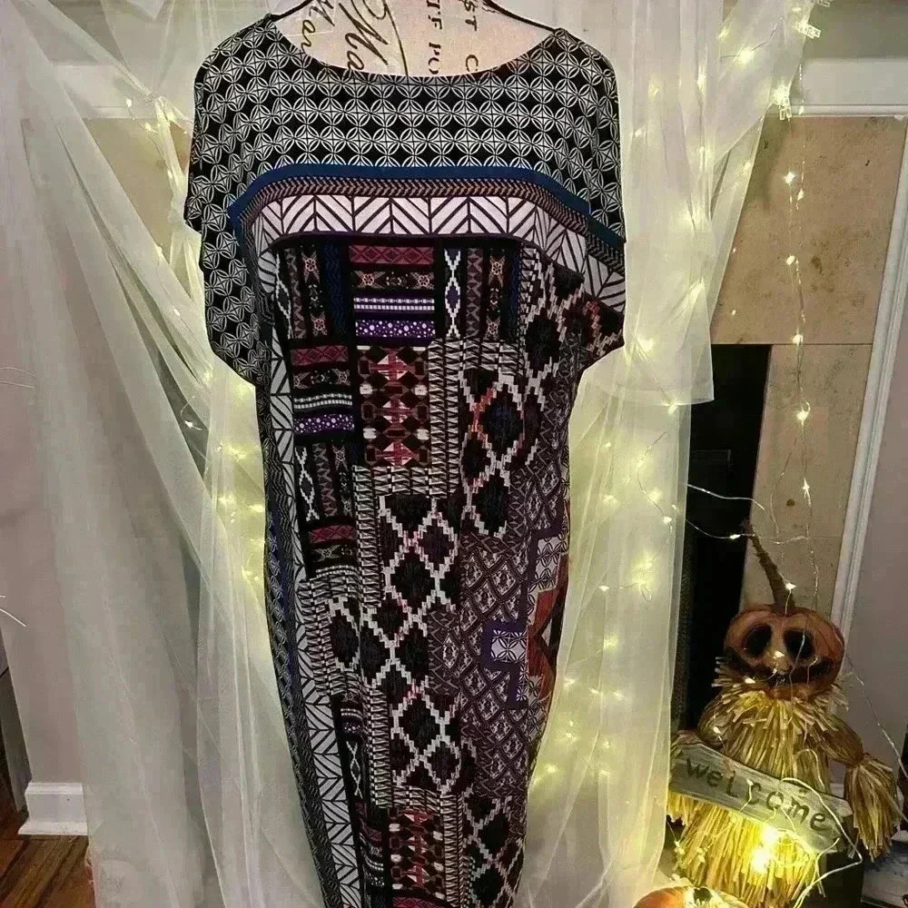 Maggy London Colorful Print Dress. Size 14. Preowned. Purple , Blue, Black.